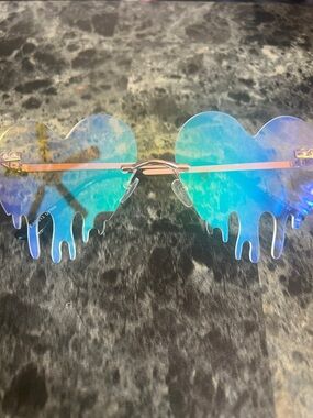 Heart Drip Rimless Sunglasses - Iridescent Blue-Green Lenses